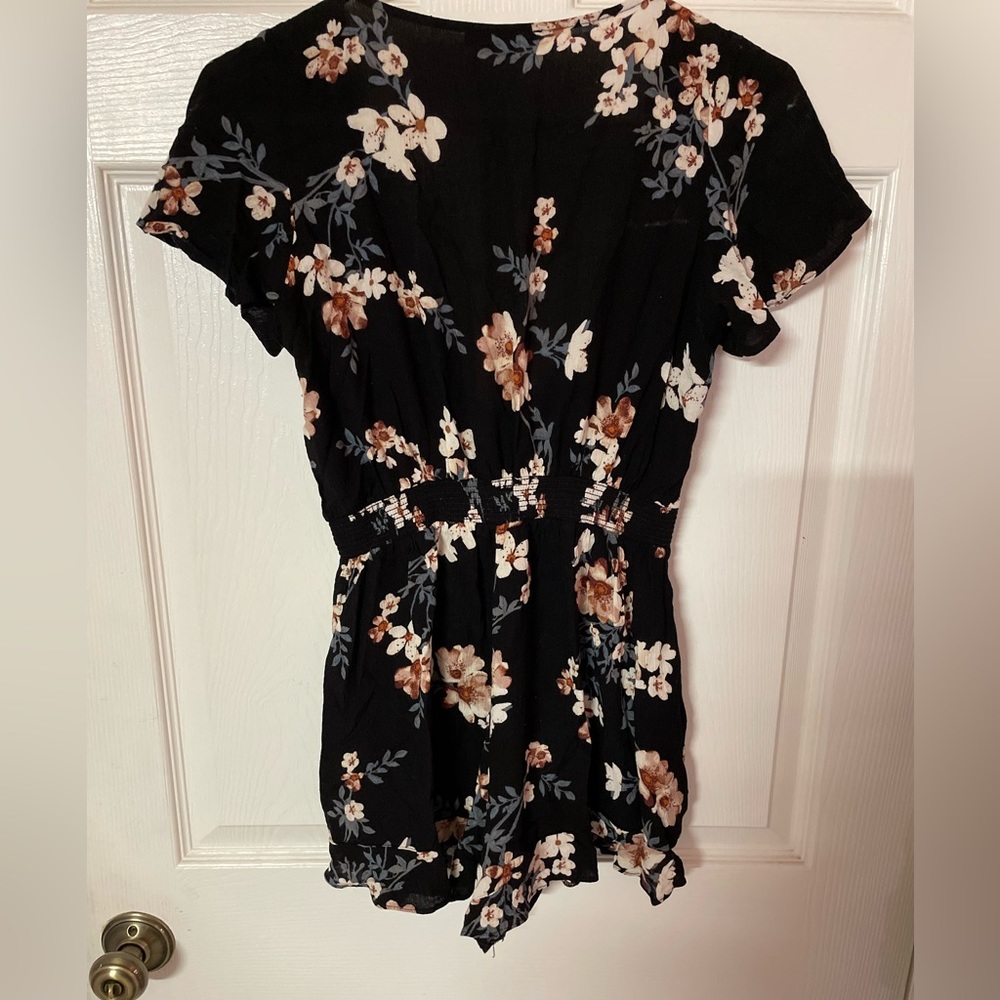 American Eagle Black Floral Romper with Keyhole Detail